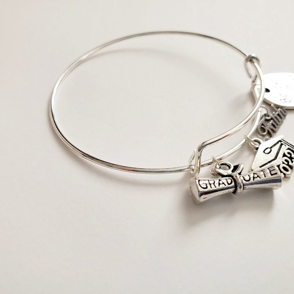 Class of 2022 Graduation Charm Bracelet, Graduation Gift, Senior Graduate - Picture 7 of 13